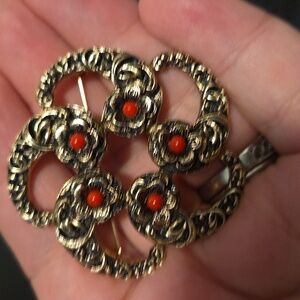 Sarah Coventry Floral Brooch